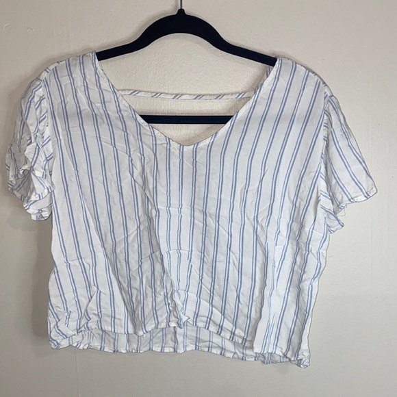 🐚Comfy Blue and White stripped top! - Picture 2 of 6